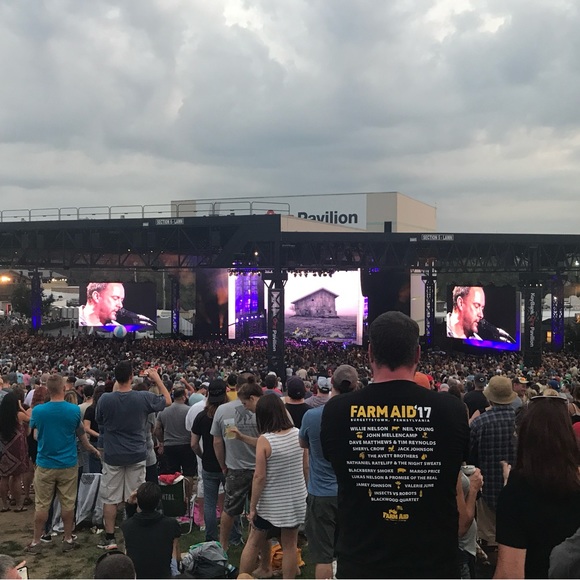 Farm Aid 2017 kids T-shirt - tractor on front and set list on back - size 10 - Picture 4 of 4